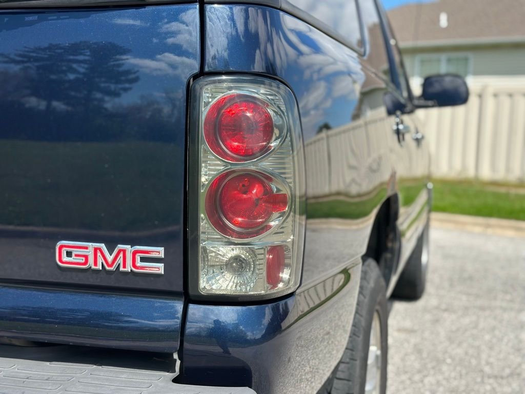 2005 GMC Yukon — photo 7