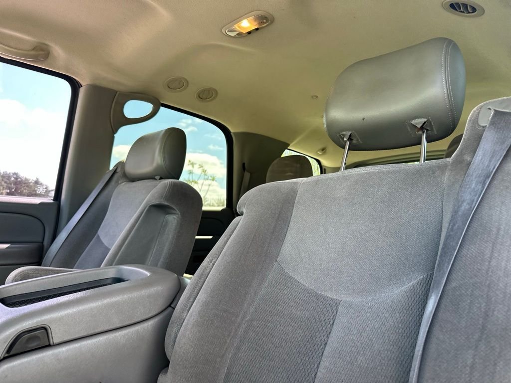 2005 GMC Yukon — photo 10