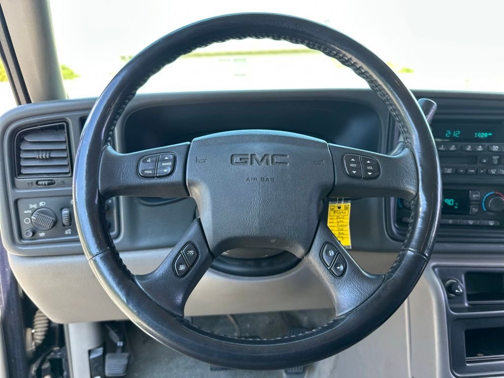 2005 GMC Yukon — photo 22
