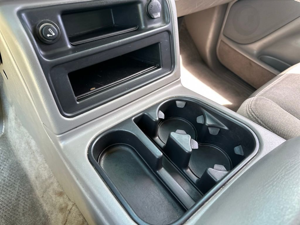 2005 GMC Yukon — photo 27