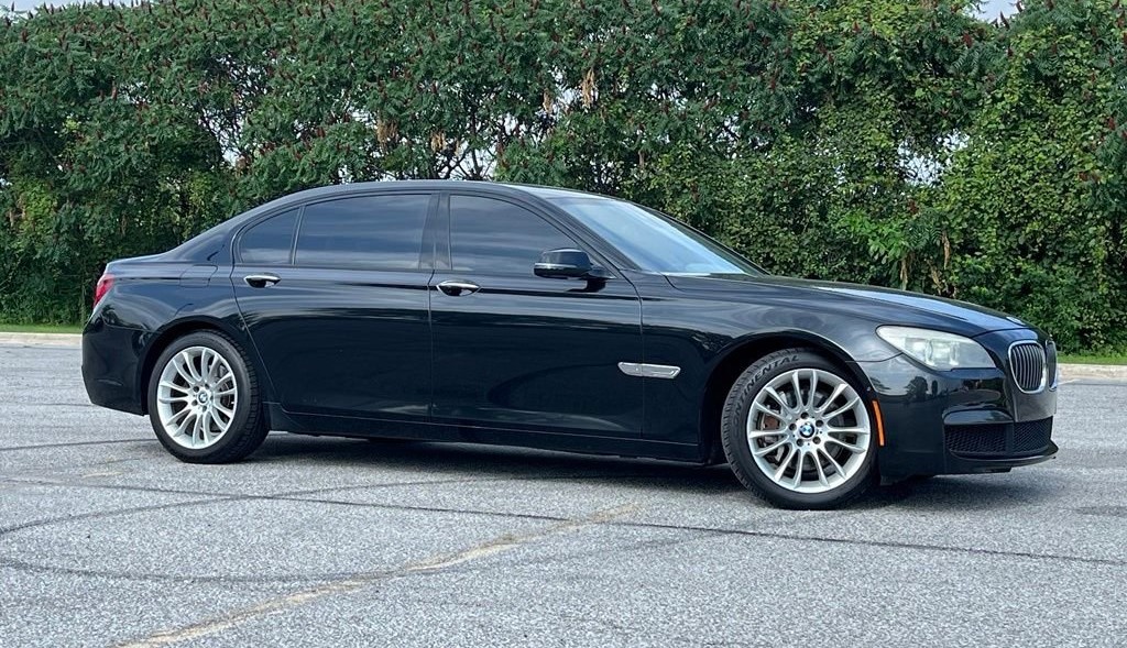 2013 BMW 7 Series — photo 1