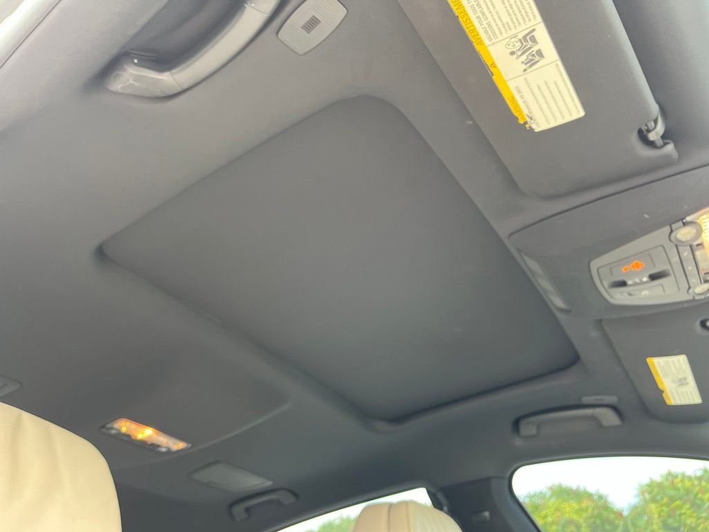 2013 BMW 7 Series — photo 26