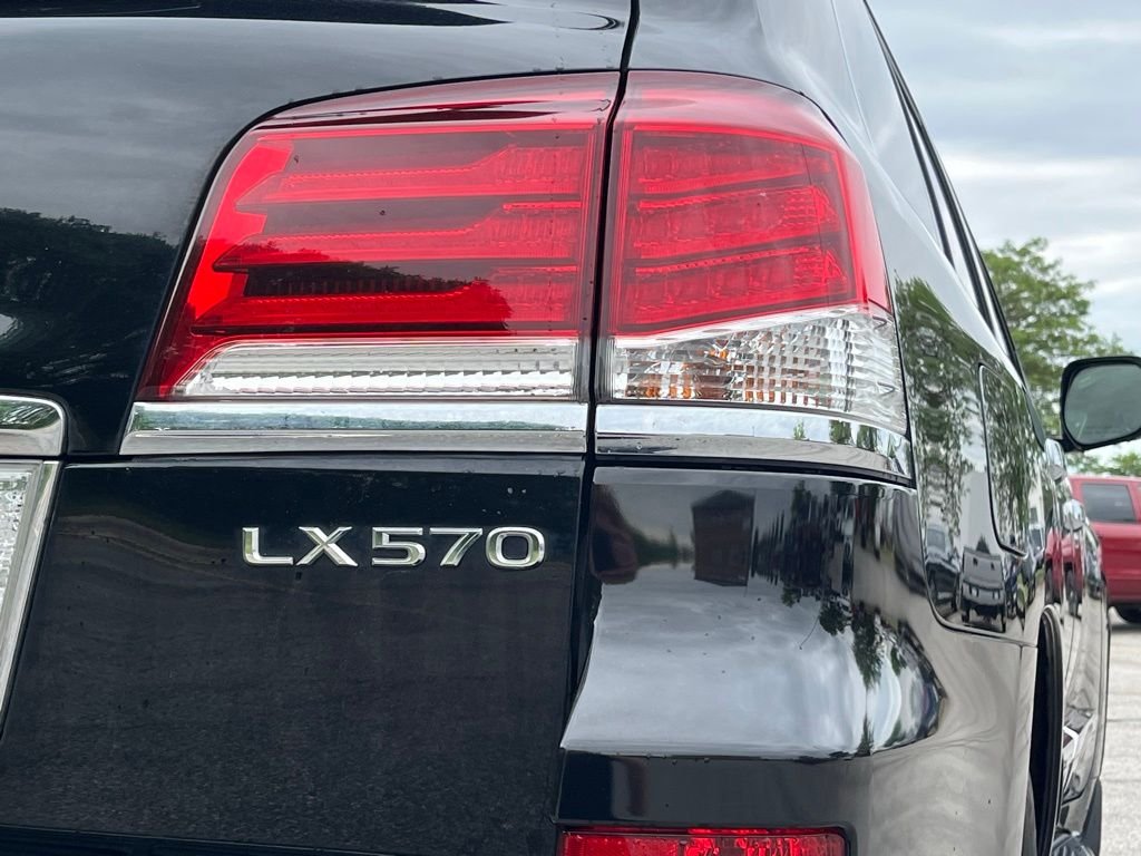 2013 Lexus LX — photo 9