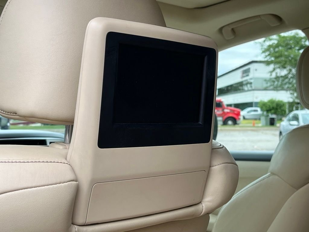 2013 Lexus LX — photo 18