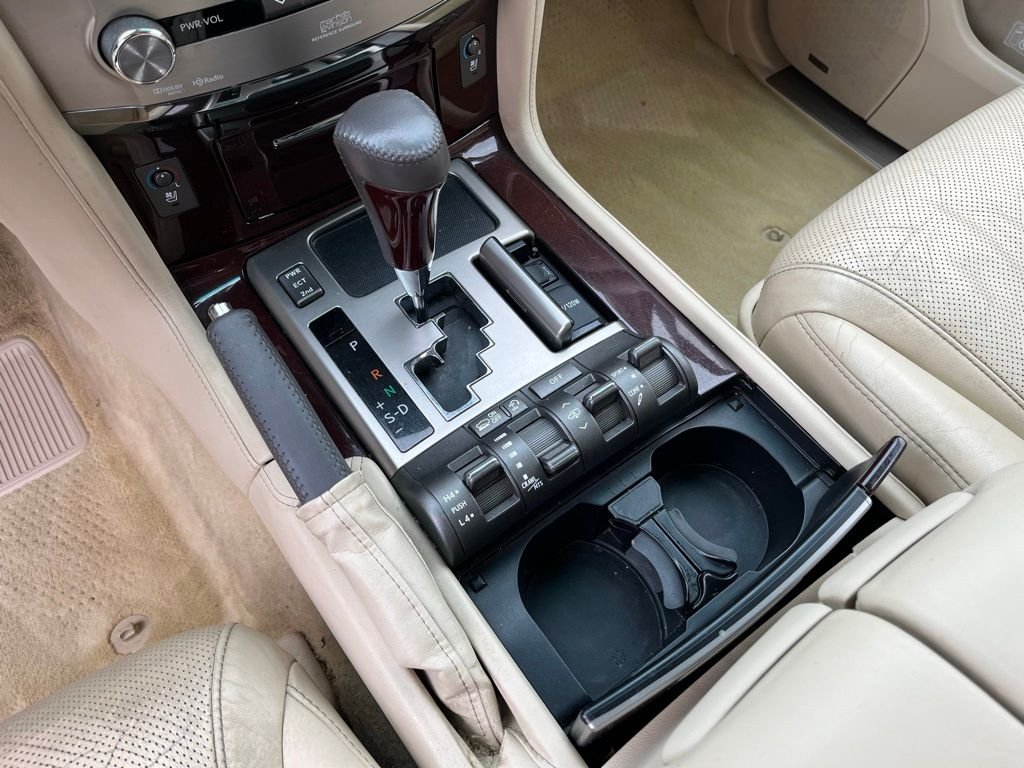 2013 Lexus LX — photo 33
