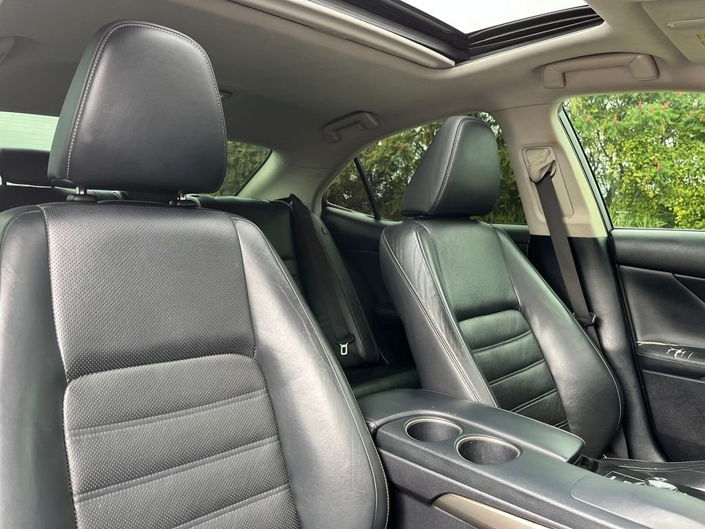 2014 Lexus IS — photo 18