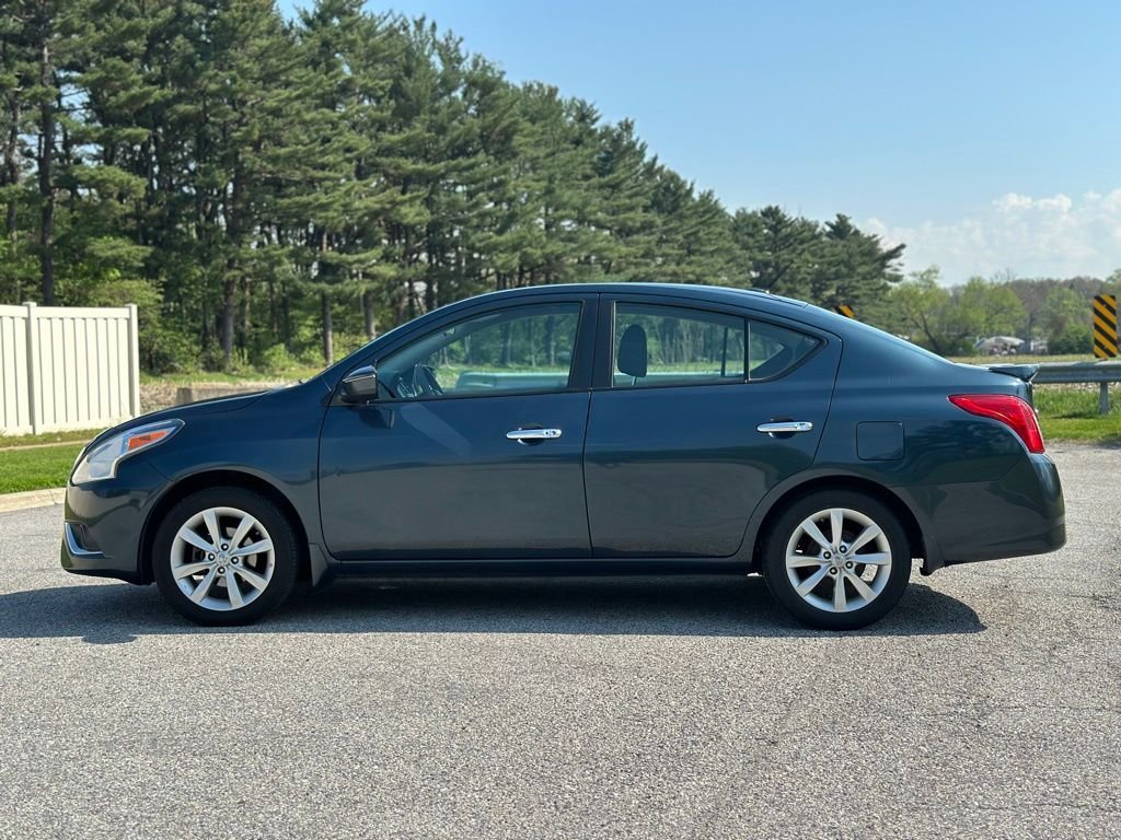 2015 Nissan Versa — photo 3