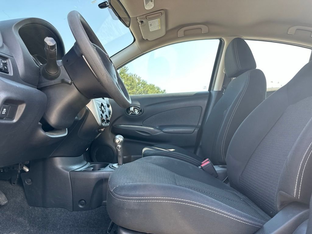 2015 Nissan Versa — photo 9