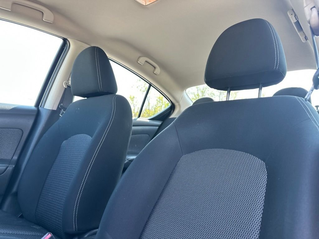 2015 Nissan Versa — photo 10