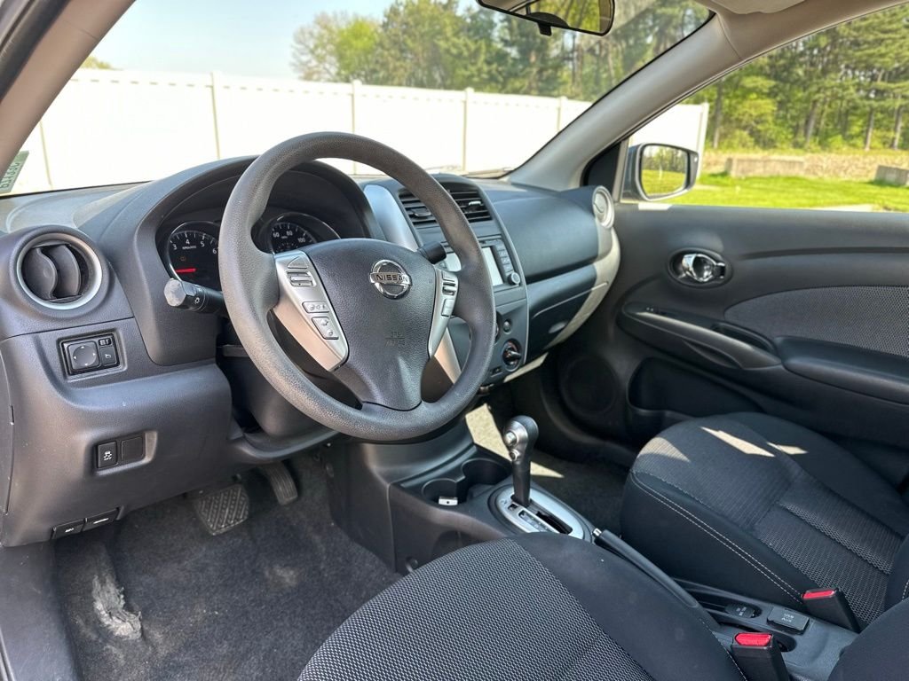 2015 Nissan Versa — photo 11