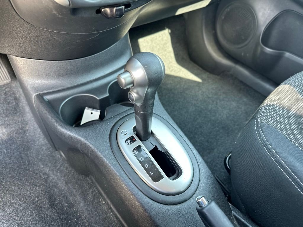 2015 Nissan Versa — photo 25