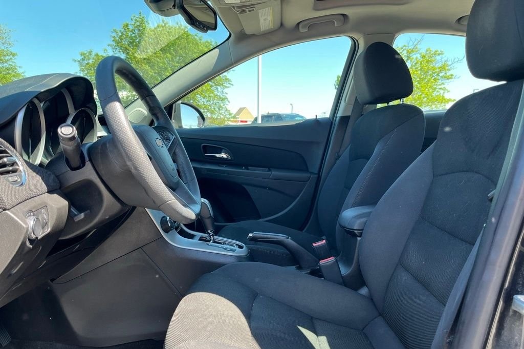 2016 Chevrolet Cruze — photo 8