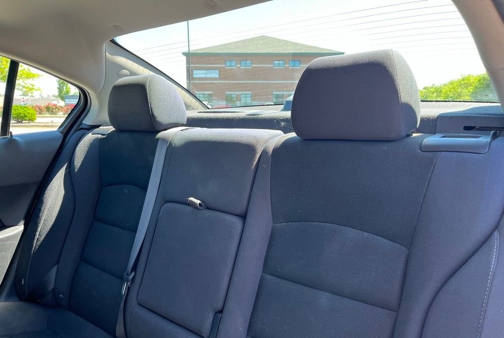 2016 Chevrolet Cruze — photo 15