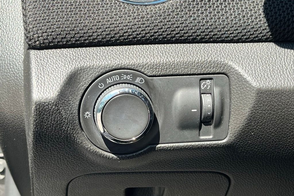 2016 Chevrolet Cruze — photo 27