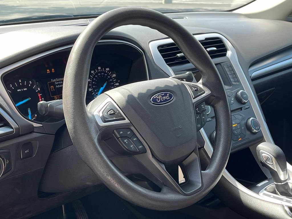 2016 Ford Fusion — photo 13