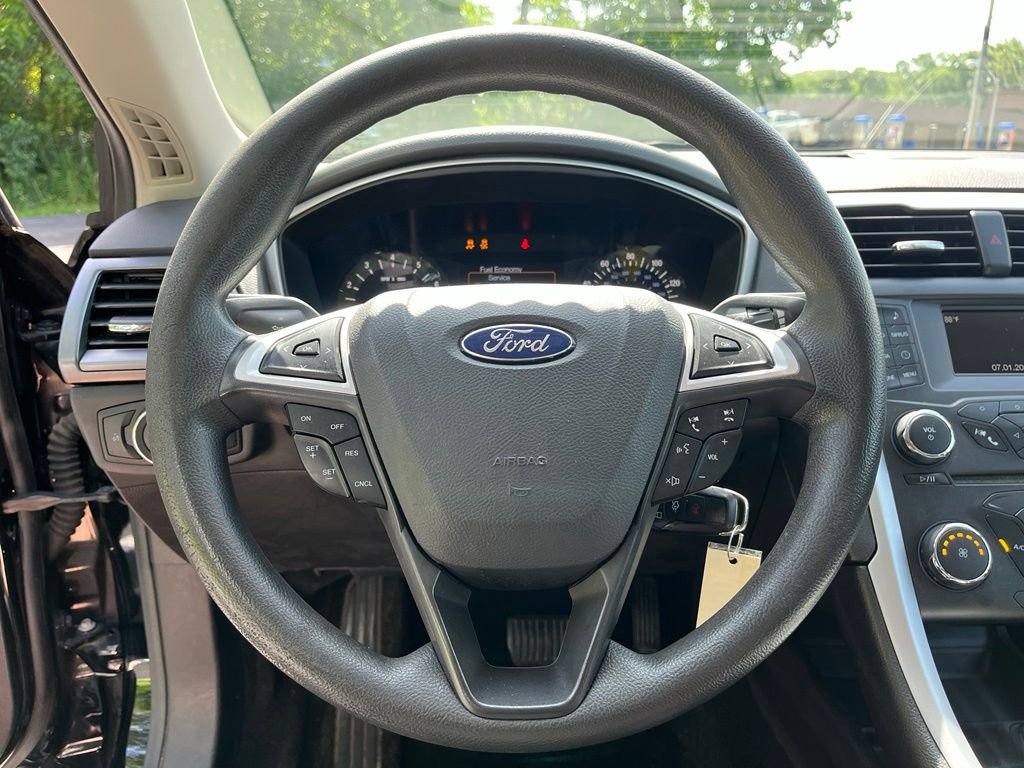 2016 Ford Fusion — photo 26