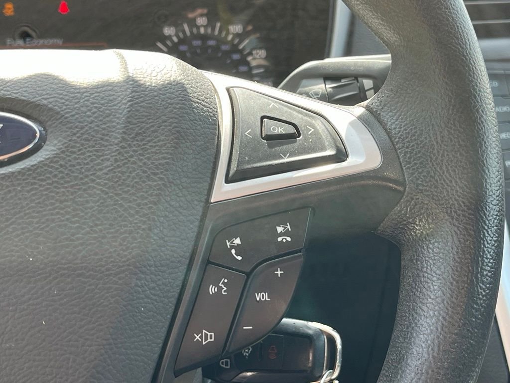 2016 Ford Fusion — photo 27