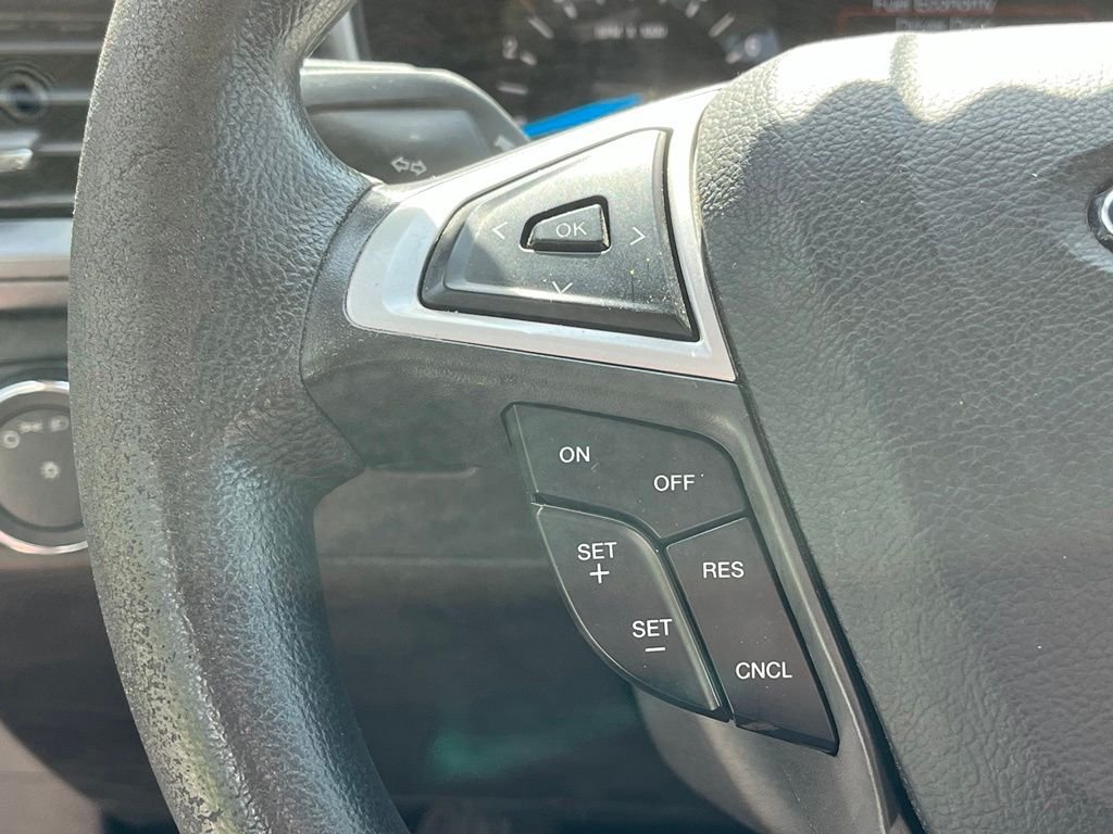 2016 Ford Fusion — photo 28