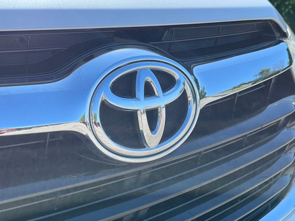 2016 Toyota Highlander — photo 8