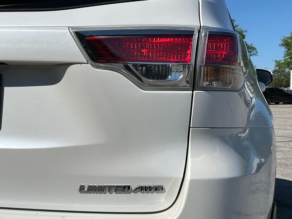 2016 Toyota Highlander — photo 9
