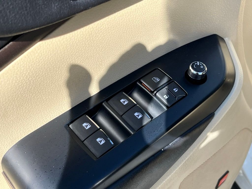2016 Toyota Highlander — photo 14
