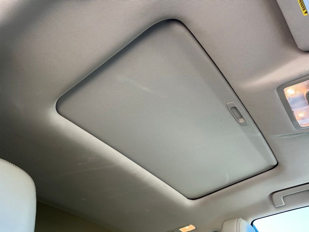 2016 Toyota Highlander — photo 26