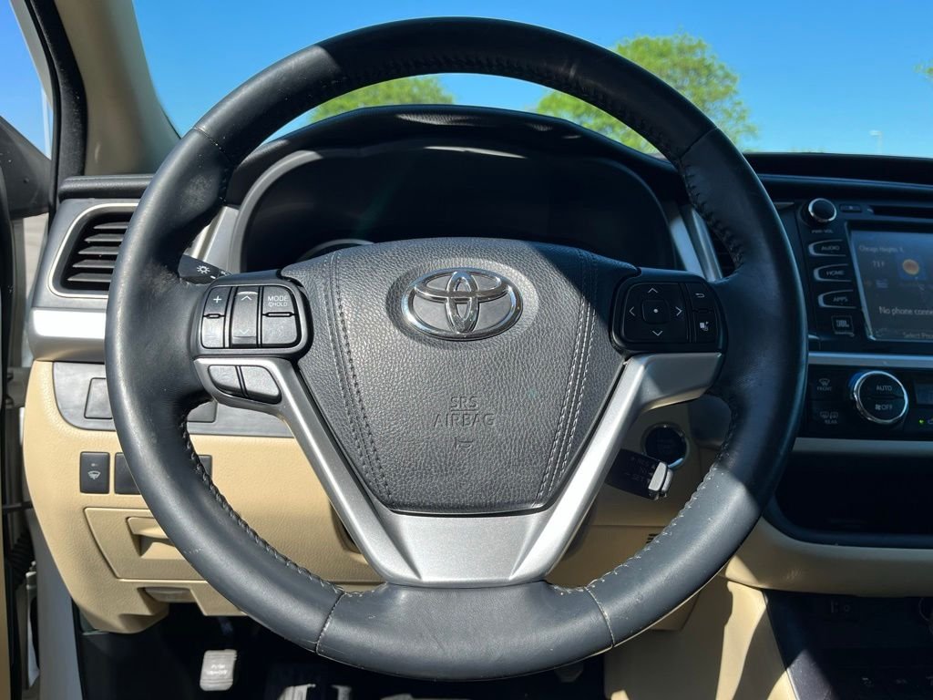 2016 Toyota Highlander — photo 27