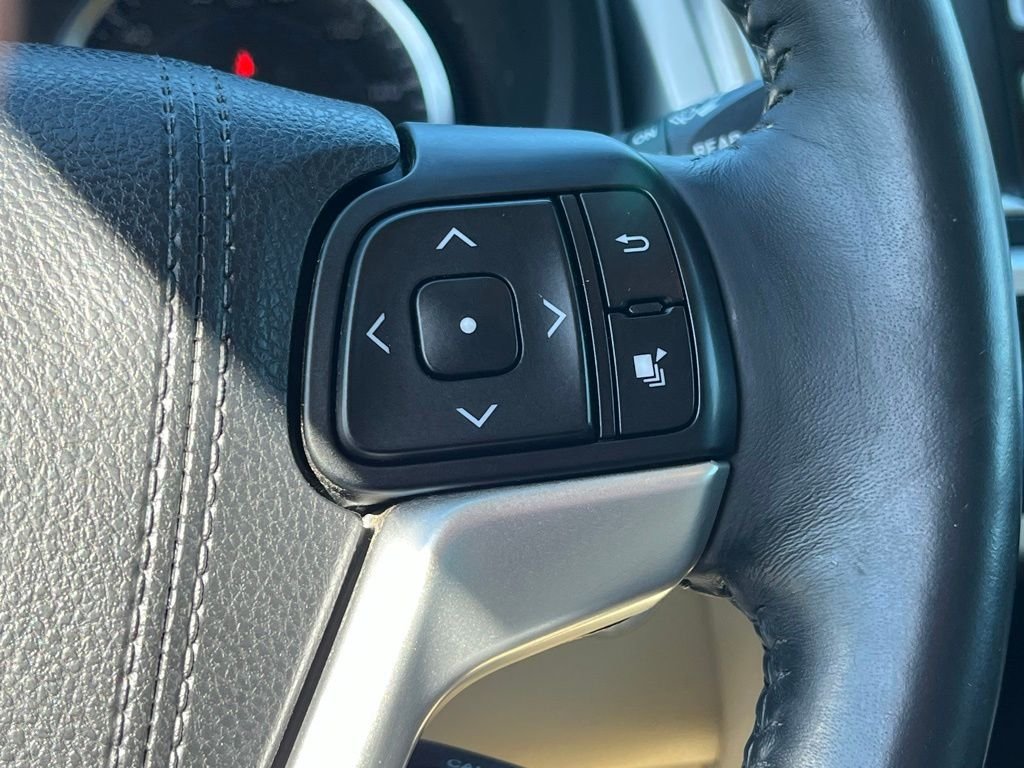 2016 Toyota Highlander — photo 28