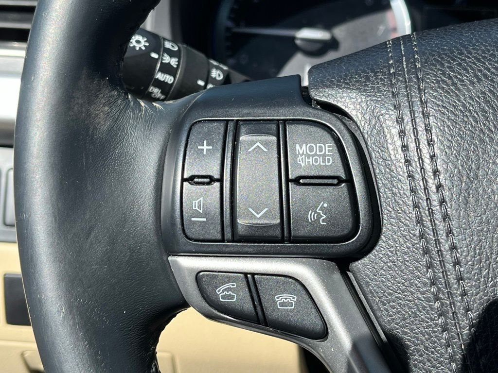 2016 Toyota Highlander — photo 29