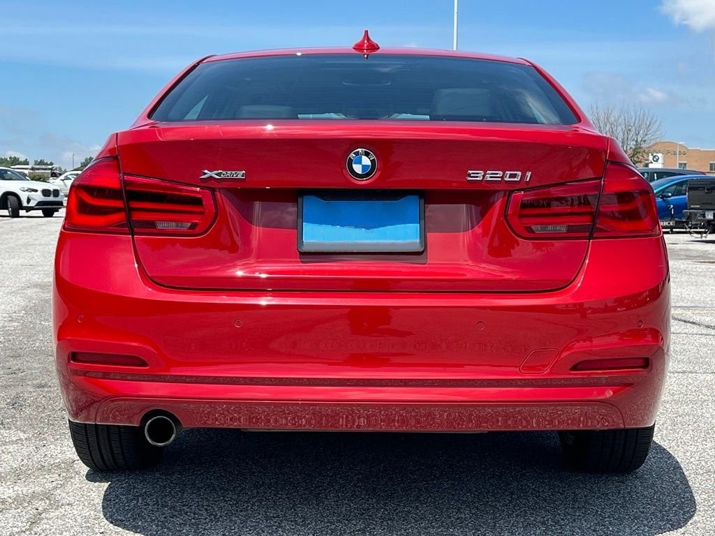 2017 BMW 3 Series — photo 2