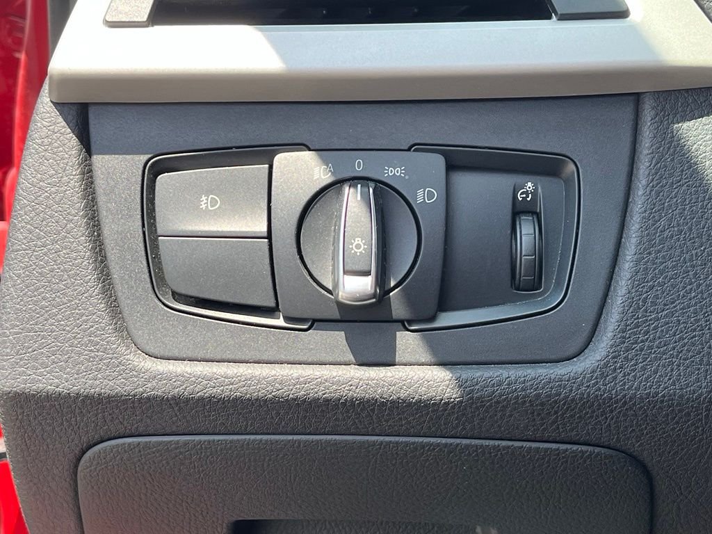 2017 BMW 3 Series — photo 26
