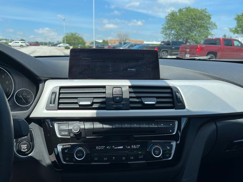 2017 BMW 3 Series — photo 29