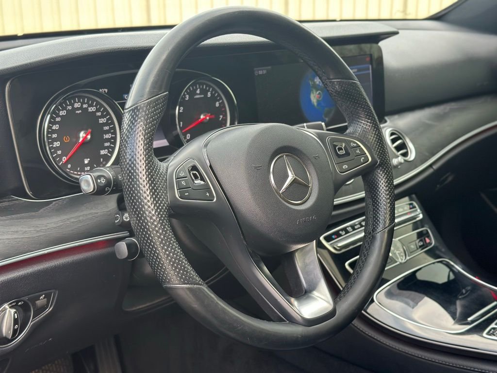 2017 Mercedes-Benz E-Class — photo 15