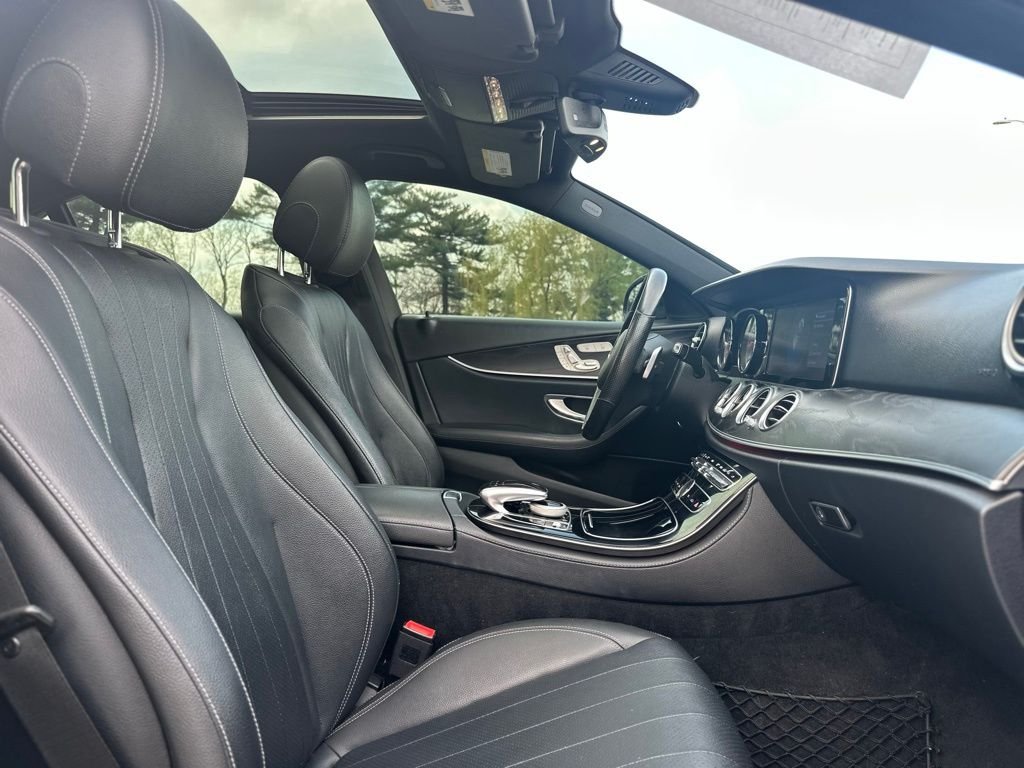 2017 Mercedes-Benz E-Class — photo 22