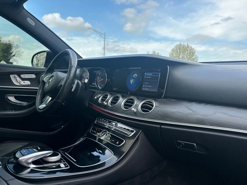 2017 Mercedes-Benz E-Class — photo 23