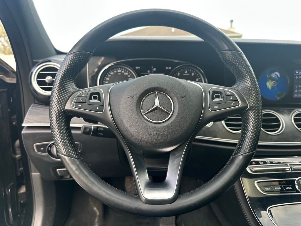 2017 Mercedes-Benz E-Class — photo 27