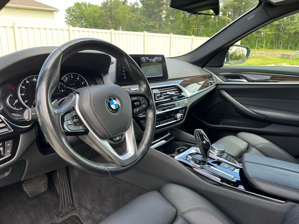 2018 BMW 5 Series — photo 10