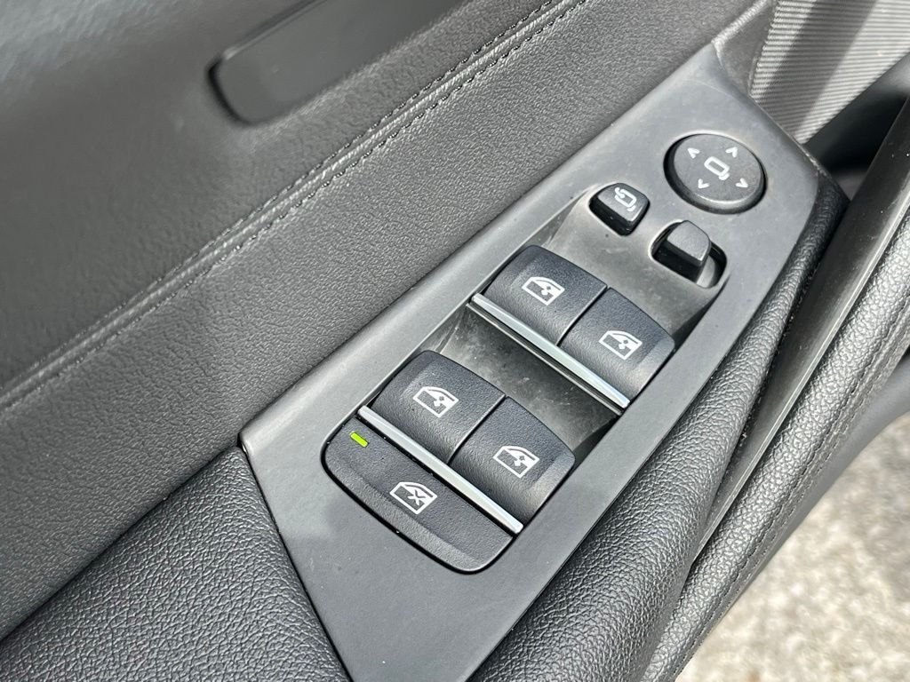 2018 BMW 5 Series — photo 12
