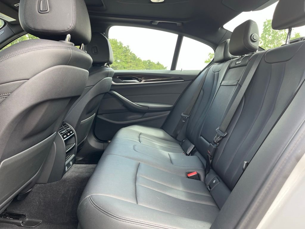 2018 BMW 5 Series — photo 13