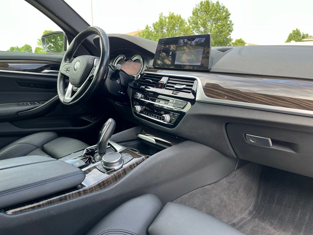 2018 BMW 5 Series — photo 20
