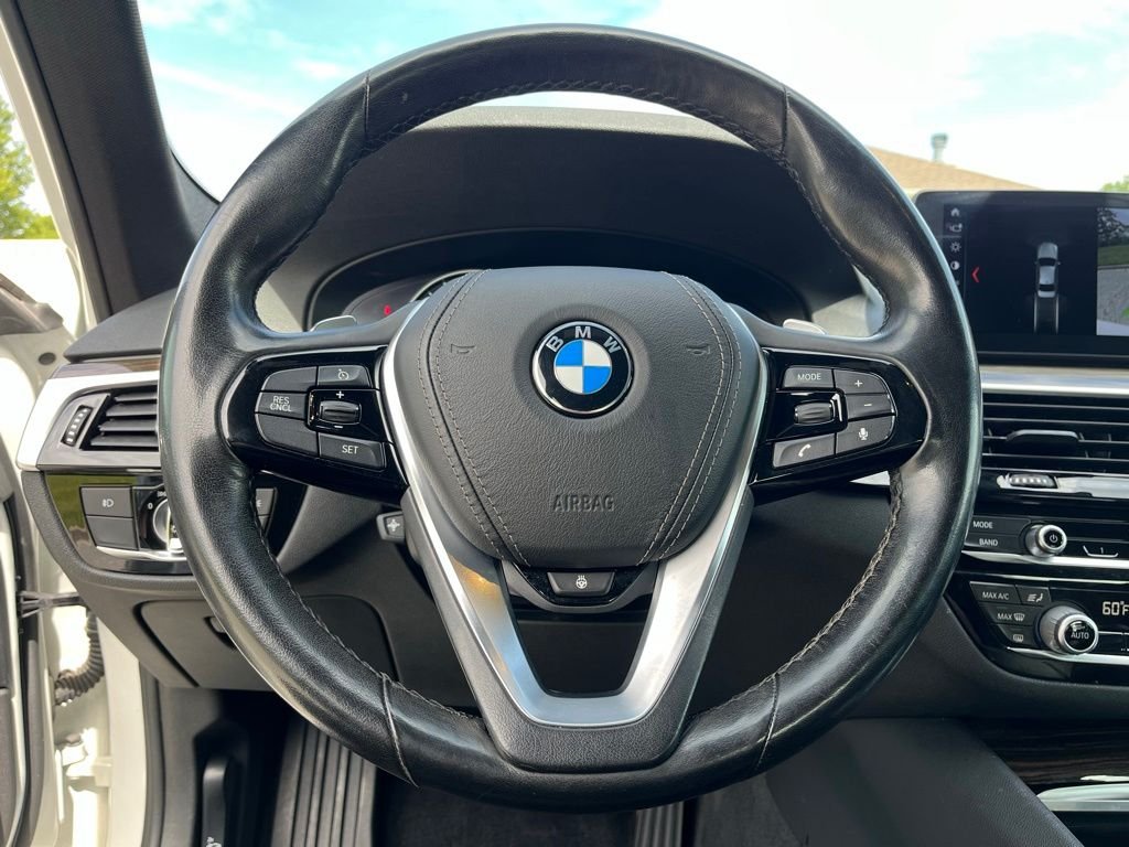 2018 BMW 5 Series — photo 23
