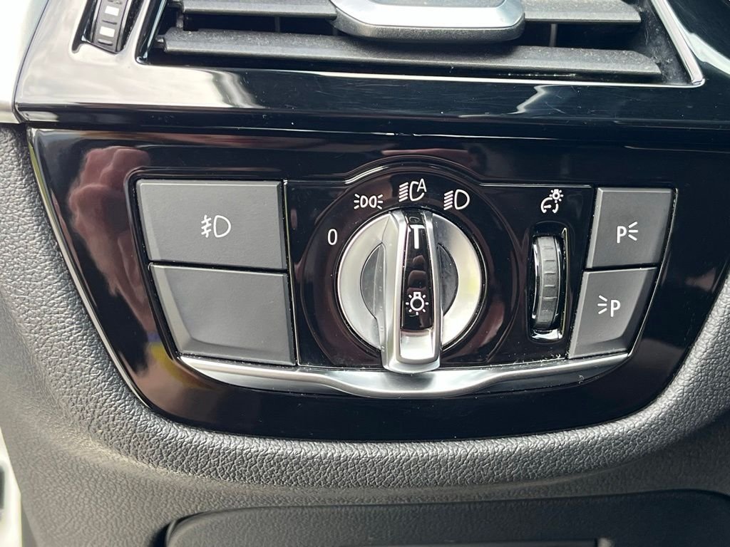 2018 BMW 5 Series — photo 26
