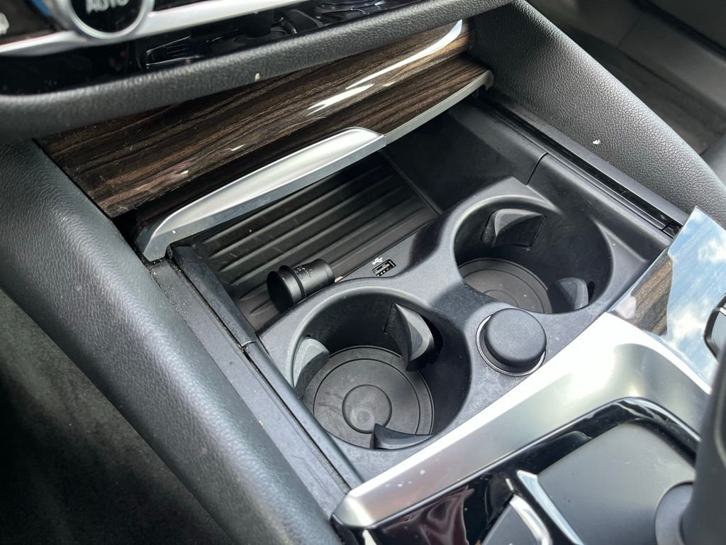 2018 BMW 5 Series — photo 30