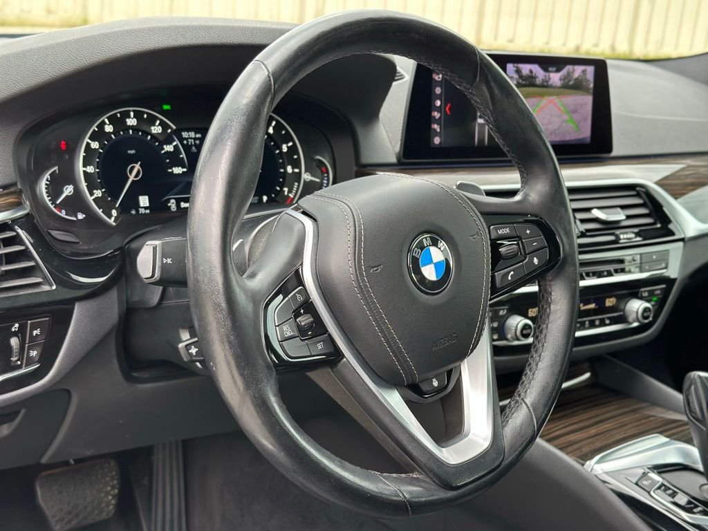 2019 BMW 5 Series — photo 14