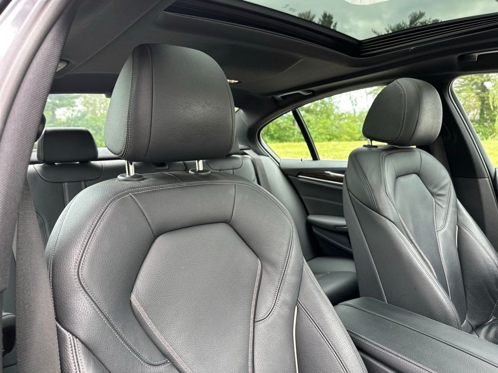 2019 BMW 5 Series — photo 22