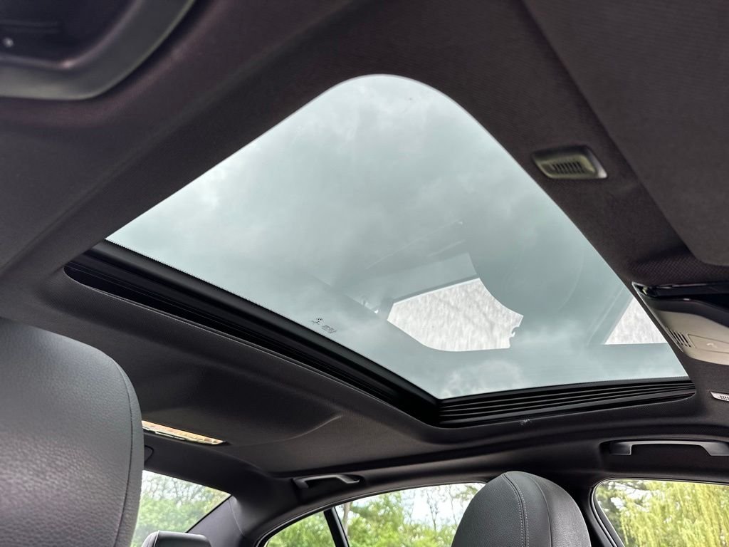 2019 BMW 5 Series — photo 23
