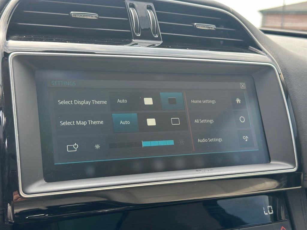 2019 Jaguar F-PACE — photo 25