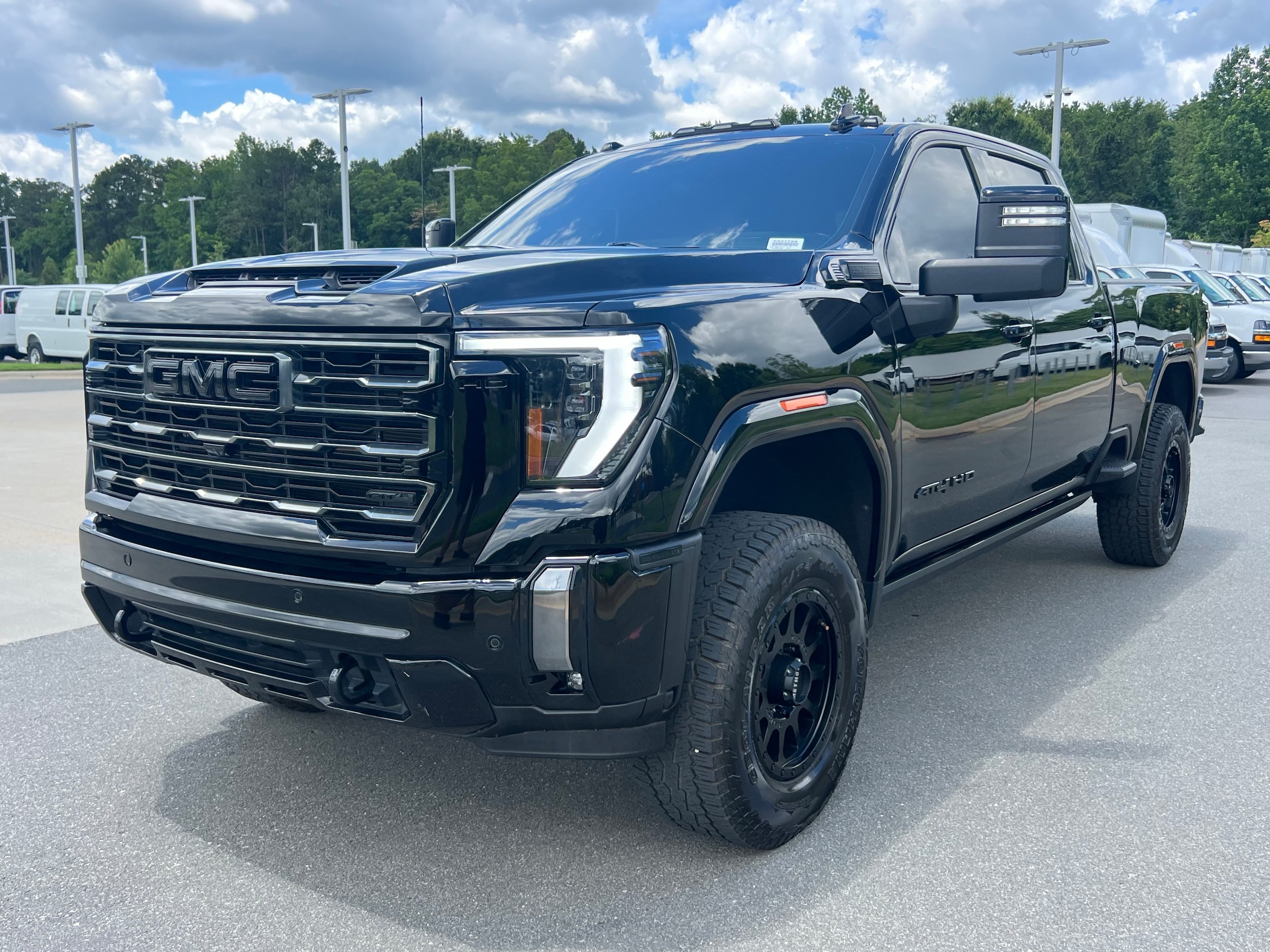 2024 GMC Sierra 2500HD — photo 2