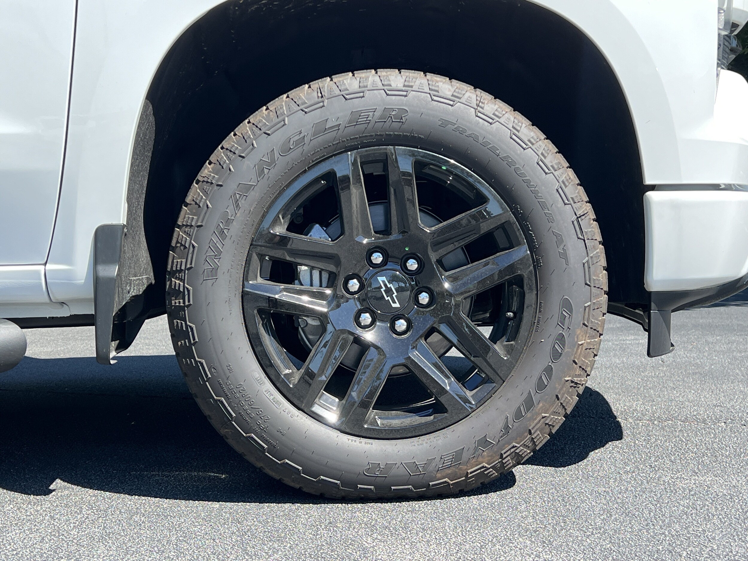 2025 Chevrolet Silverado 1500 — photo 10