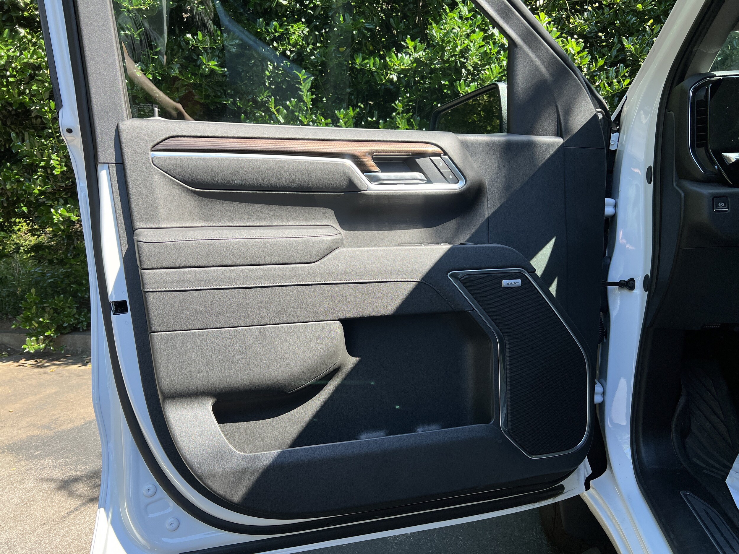 2025 Chevrolet Silverado 1500 — photo 12